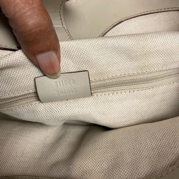 Gucci Suki  GG Shoulder Bag - Picture 12 of 16